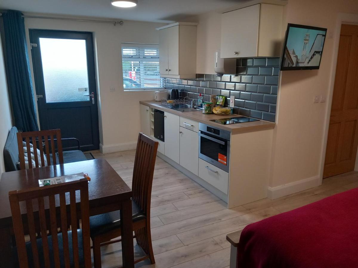 Matty'S Pub - Apartment'S Κάρλοου Εξωτερικό φωτογραφία