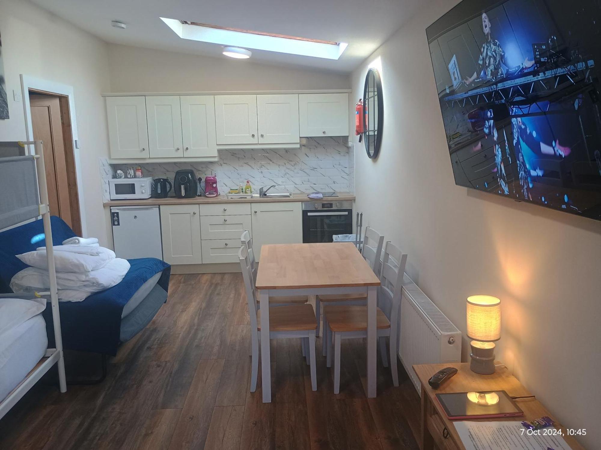 Matty'S Pub - Apartment'S Κάρλοου Εξωτερικό φωτογραφία
